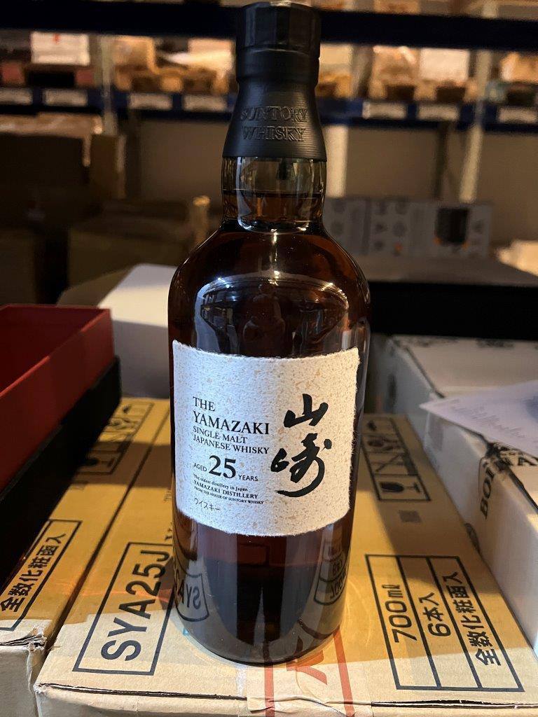 Yamazaki 25 Years Old Single Malt Whisky (700ml)