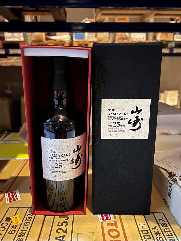 Yamazaki 25 Years Old Single Malt Whisky (700ml)